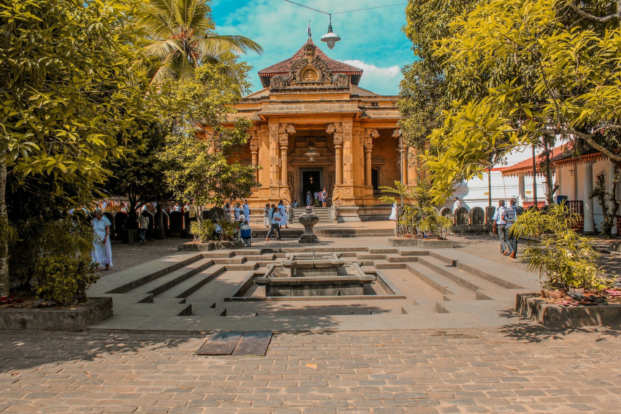 Kelaniya-Buddhist-Temple